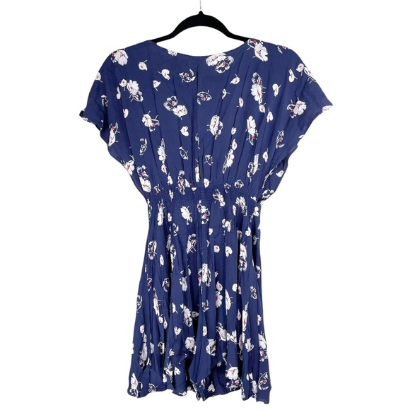 UO Kimchi Blue Navy Floral Romper - Picture 4 of 9